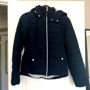 Hollister Women’s hooded puffer jacket in Navy Blue Size M